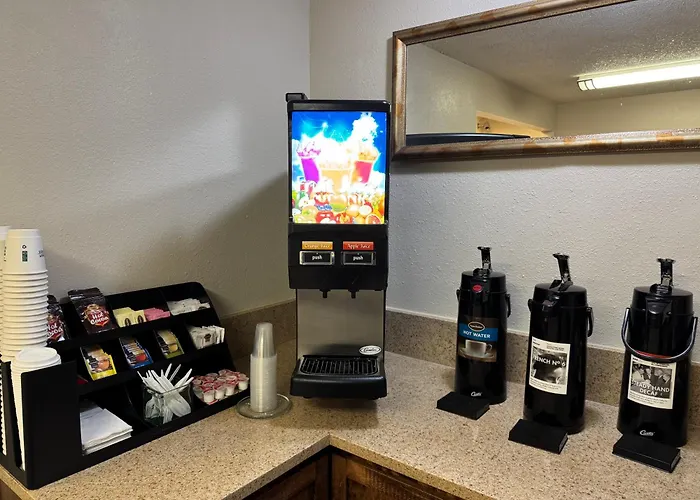Super 8 By Wyndham Or